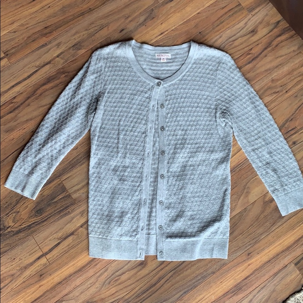 Grey 3/4 sleeve cardigan.